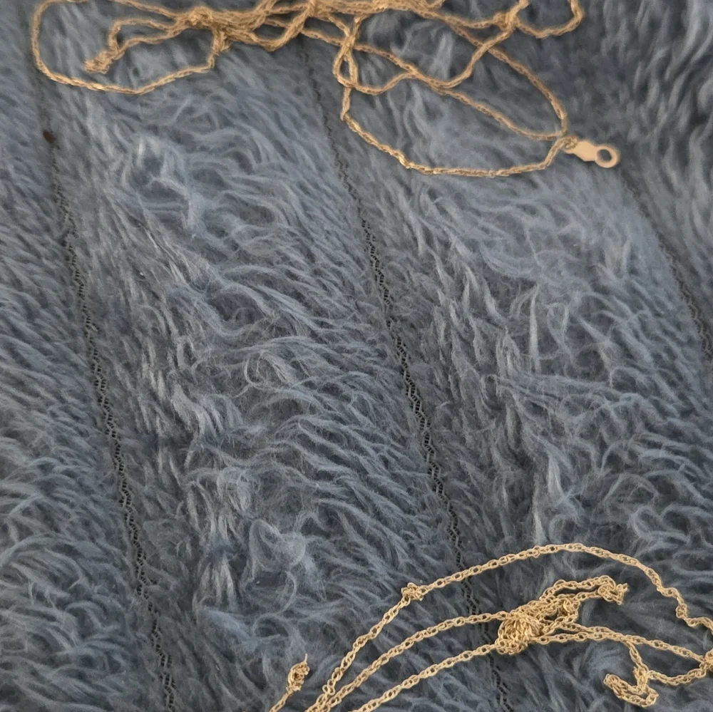 2 Broken 14k Gold Neclaces - Picture 9 of 13